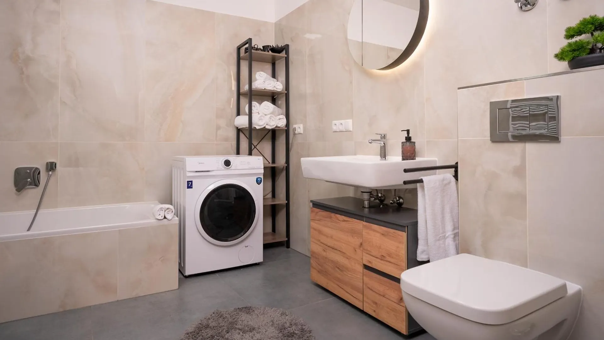 Keyhosting Apartment Zentral Parkplatz Aschaffenburg 0*,  Germany
